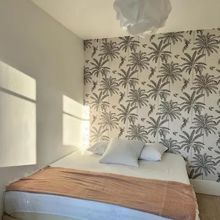 Stunning 2-room With Balcony *